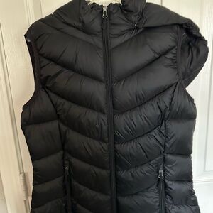 Charter Club Women's Black Puffer Vest new with tags size small